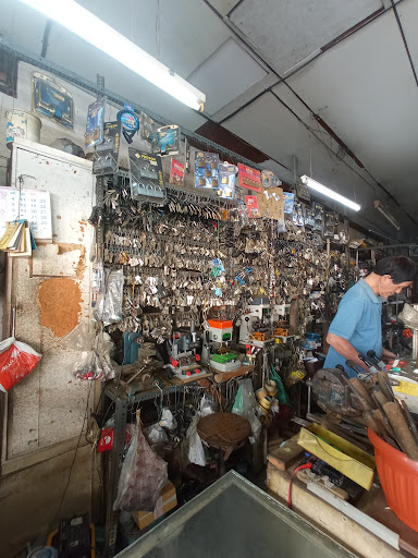 Tukang Kunci Dekat Saya di Peringat Paling Dipercaya untuk Servis Cepat & Profesional