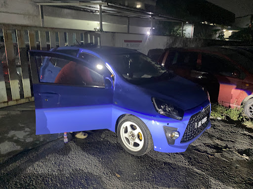 TUKANG KUNCI SAUJANA